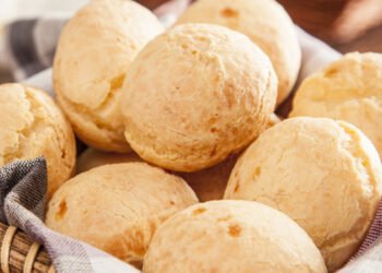 Empadinhas de Pão de Queijo com 2 ingredientes