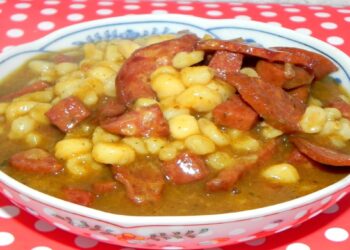 Canjica Salgada com Linguiça Calabresa perfeito para seu almoço no fim de semana