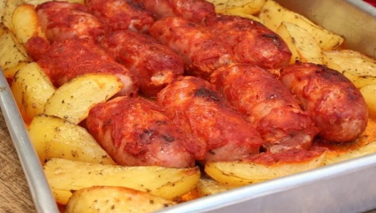 Linguiça com Batatas no Forno