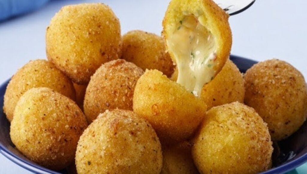 Como Fazer Bolinhas de Queijo