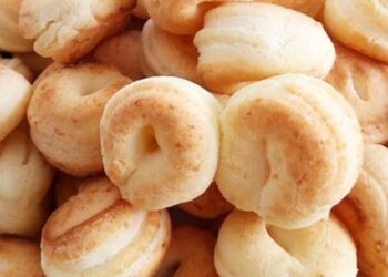 biscoito de queijo assado mineiro