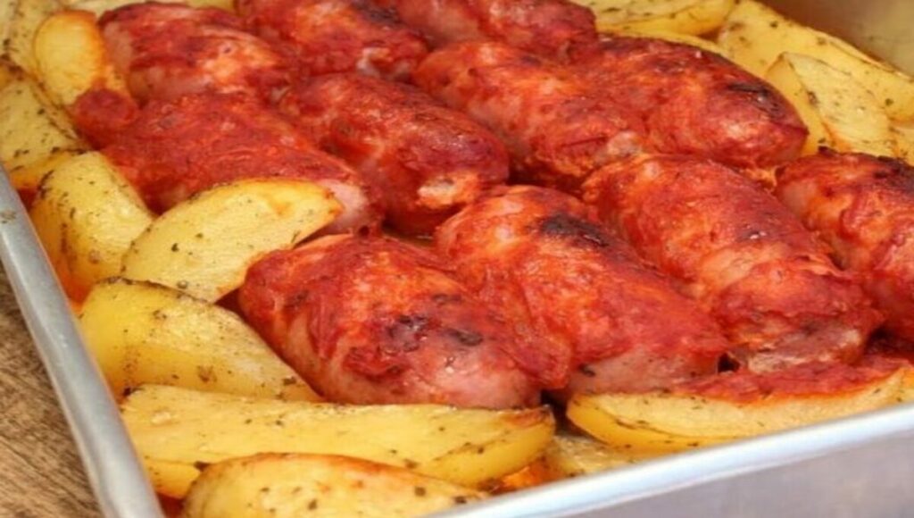 Linguiça com Batata no Forno Simples