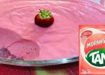 Mousse de Morango na Travessa