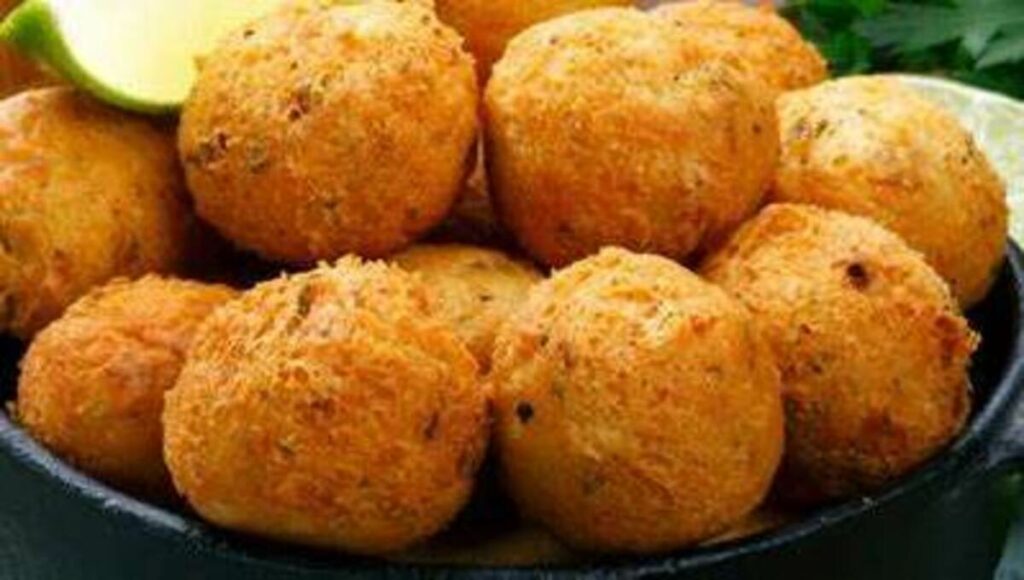 Bolinhas de Queijo,3 ingredientes, Sem Leite e Sem Trigo