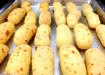 Biscoito de Polvilho Sem Glúten e Sem Leite (2 ingredientes)