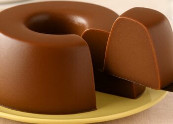 Pudim de Chocolate Fácil Sem Ovos e Sem Forno, Super Cremoso
