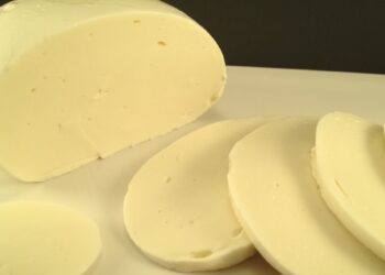 Queijo Mussarela Caseiro com Leite e Maisena