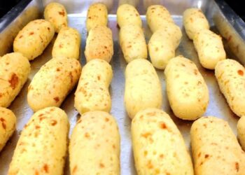 Biscoito de Polvilho Assado Sem Trigo com 2 ingredientes