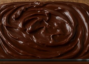Recheio de Chocolate para Bolo com 4 ingredientes