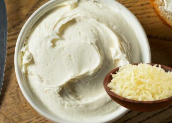 Requeijão Caseiro Cremoso Com Creme De Leite Com 2 Ingredientes