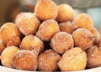 Bolinho de Chuva com Maizena e Farinha de Trigo