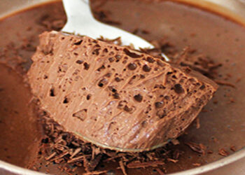 Mousse de Chocolate Sem Ovos e Sem Leite Condensado com 2 ingredientes