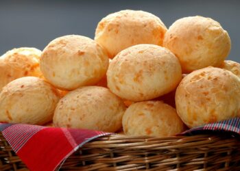 Pão De Queijo Sem Ovo e Sem Leite Com 3 Ingredientes