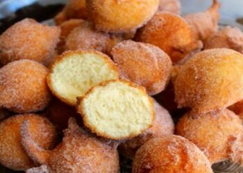 Bolinhos De Chuva De Banana Com 2 Ingredientes