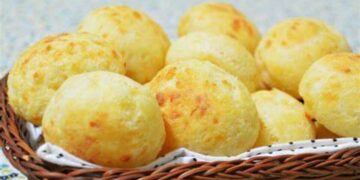 Pão De Queijo Com 3 Ingredientes Sem Ovos e Sem Leite