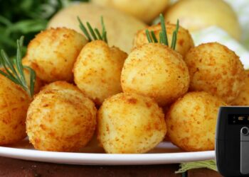 Bolinhas De Queijo Na Air Fryer Sem Óleo e Sem Trigo Com 3 Ingredientes