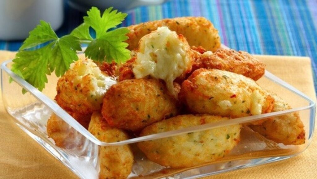 Bolinho De Arroz Com Queijo