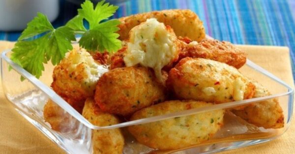 Bolinho De Arroz Com Queijo