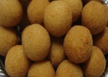 Bolinhas de Queijo Mussarela com 3 ingredientes em 15 minutos