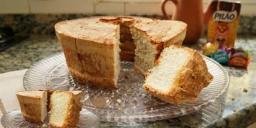 Bolo de Maizena com 3 Ingredientes Fácil, Leve e Sem Fermento