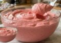 Mousse de Morango Cremosa com Suco em Pó